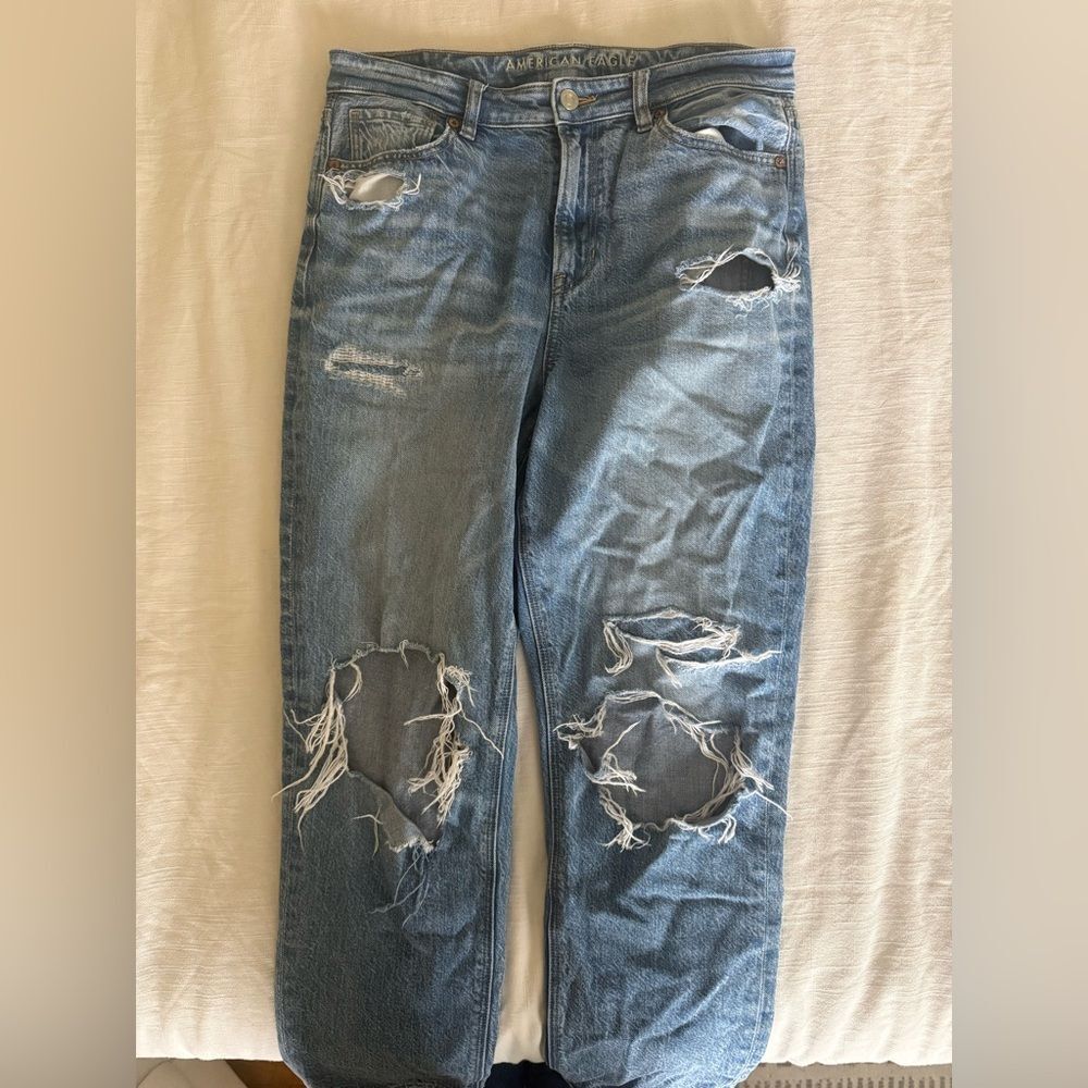 American Eagle Outfitters Women's Distressed Blue Jeans